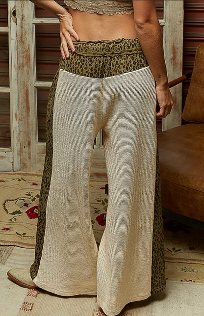 Pol thermal with animal printed pants