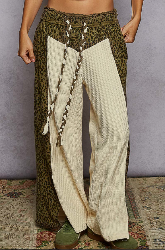 Pol thermal with animal printed pants