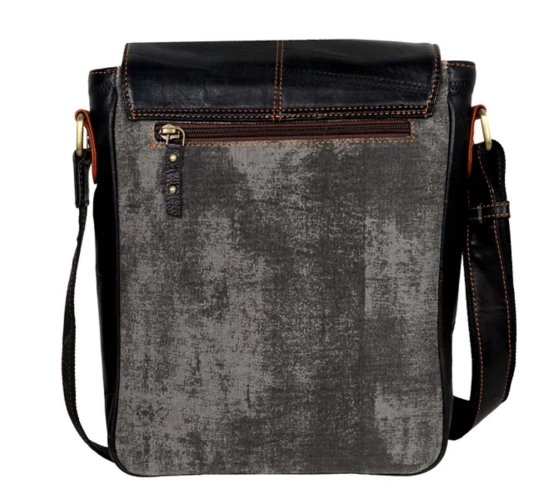 Vaan & Co Messenger Bag