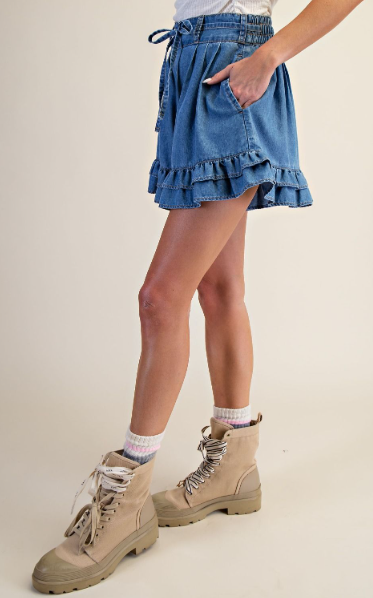 KARI RUFFLE BOTTOM WASHED DENIM SHORTS