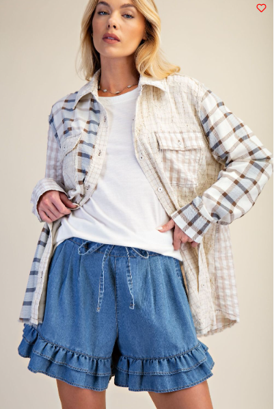 KARI RUFFLE BOTTOM WASHED DENIM SHORTS